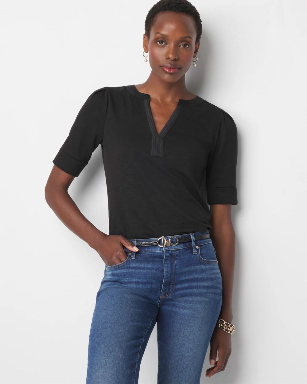 レディースウェア WM VEAL LOGO MOCK NECK SHIRTS BLACK Easy V-Neck Tee | White House Black Market